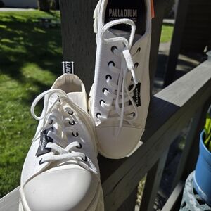 Palladium White Canvas Low-Top Sneakers